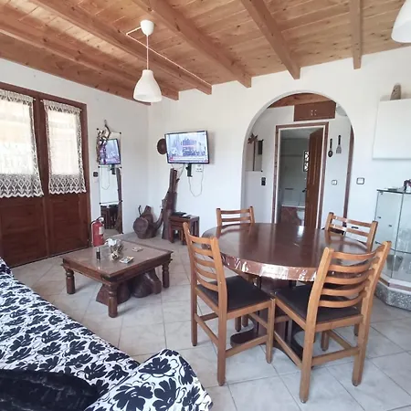 Vakantiehuis Marina House Next To