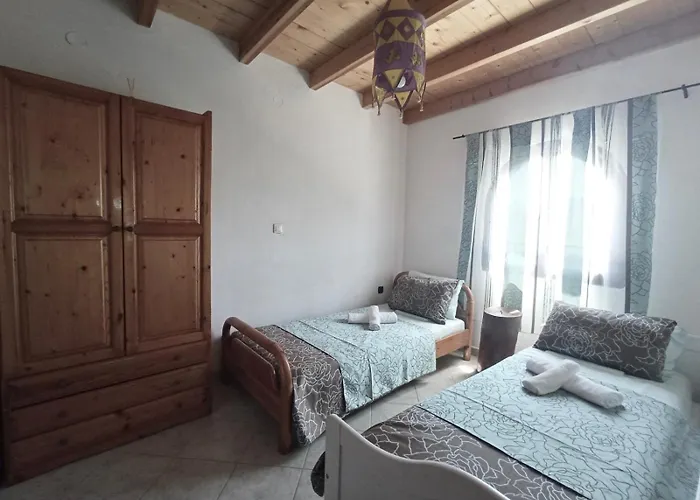 Marina House Next To * Halikounas