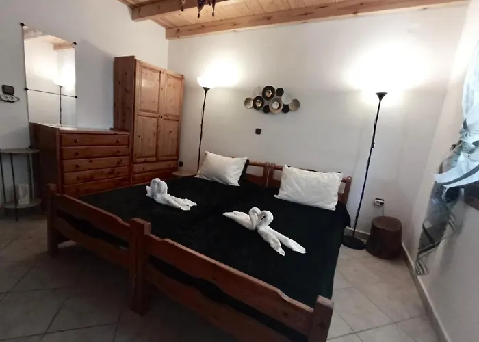 Marina House Next To Halikounas